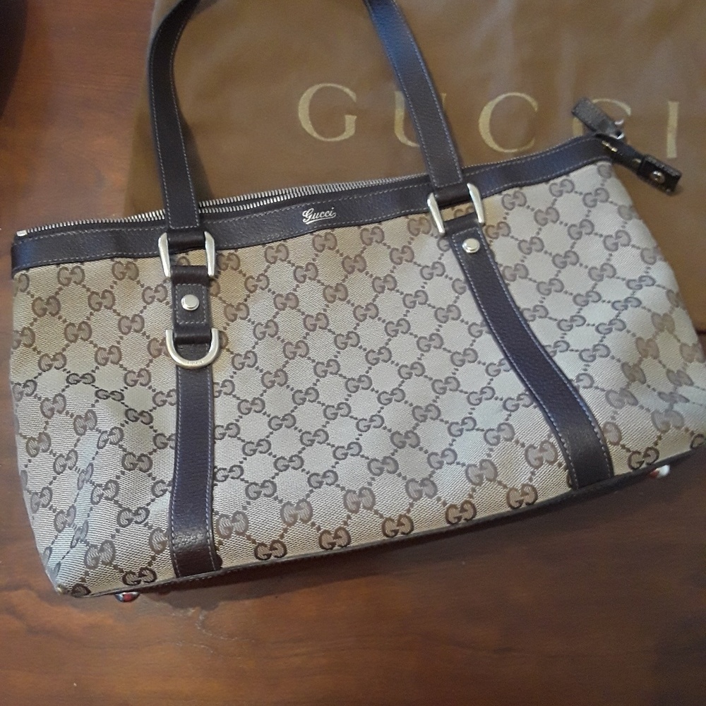 Authentic Gucci Abbey tote